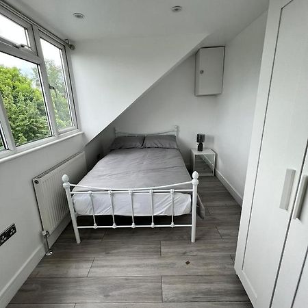 Lovely 2 Bedroom Flat With Roof Terrace In London Nw6 エクステリア 写真