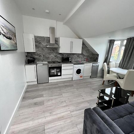 Lovely 2 Bedroom Flat With Roof Terrace In London Nw6 エクステリア 写真