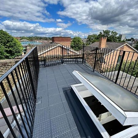 Lovely 2 Bedroom Flat With Roof Terrace In London Nw6 エクステリア 写真
