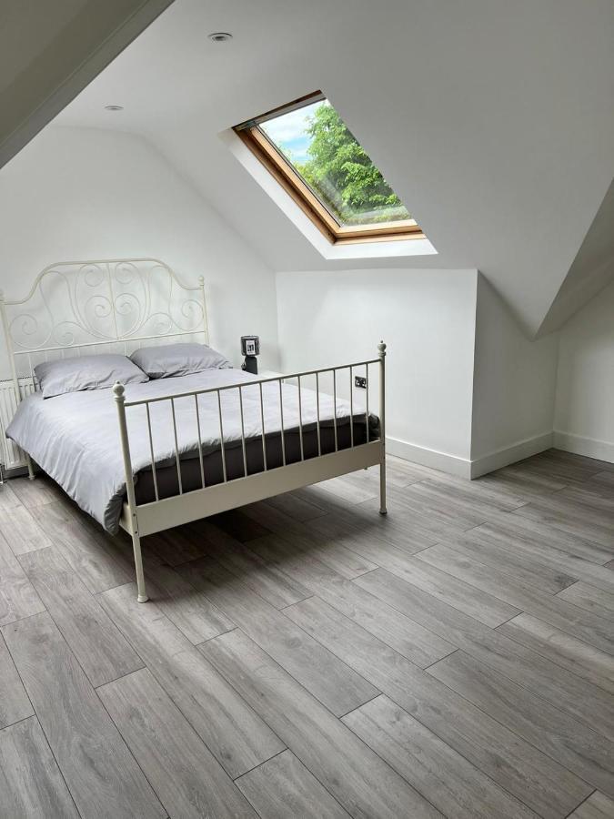 Lovely 2 Bedroom Flat With Roof Terrace In London Nw6 エクステリア 写真