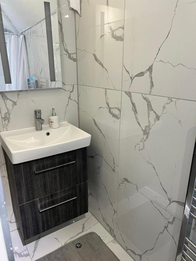 Lovely 2 Bedroom Flat With Roof Terrace In London Nw6 エクステリア 写真