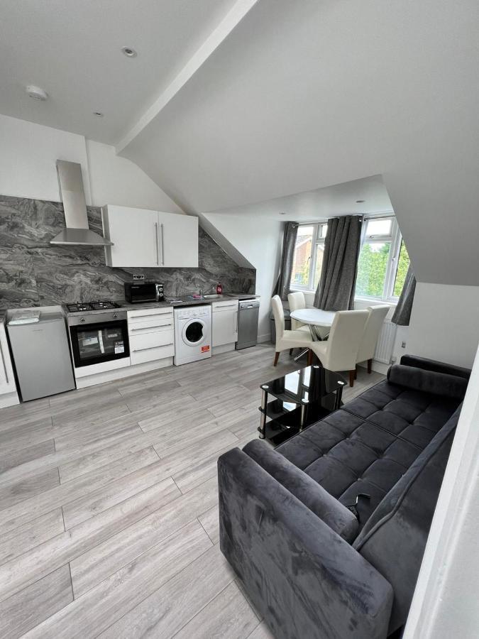 Lovely 2 Bedroom Flat With Roof Terrace In London Nw6 エクステリア 写真