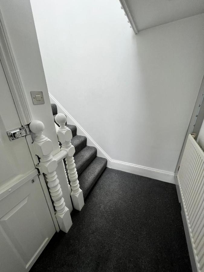 Lovely 2 Bedroom Flat With Roof Terrace In London Nw6 エクステリア 写真