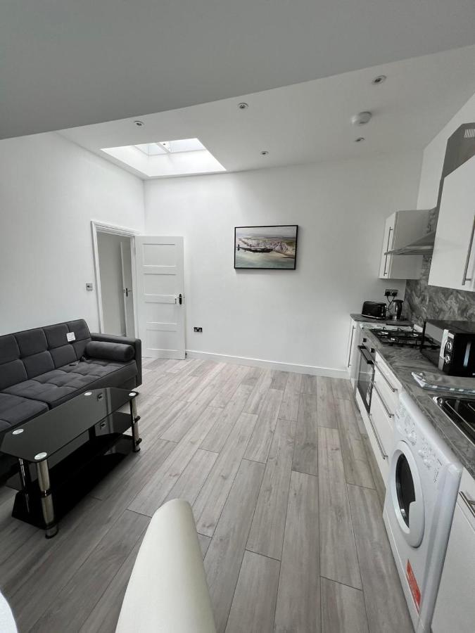 Lovely 2 Bedroom Flat With Roof Terrace In London Nw6 エクステリア 写真