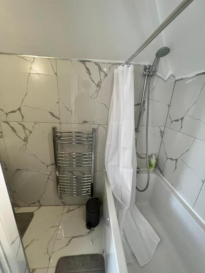Lovely 2 Bedroom Flat With Roof Terrace In London Nw6 エクステリア 写真