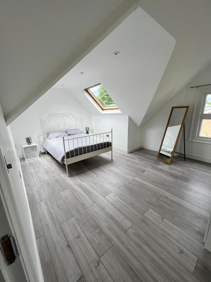 Lovely 2 Bedroom Flat With Roof Terrace In London Nw6 エクステリア 写真
