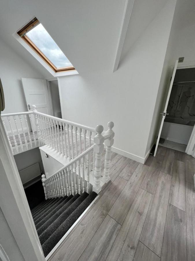 Lovely 2 Bedroom Flat With Roof Terrace In London Nw6 エクステリア 写真